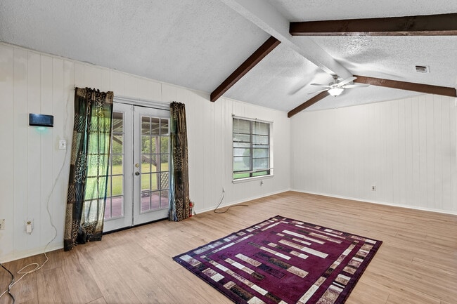 Photo - 1208 Clark St