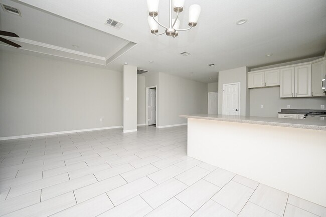 Photo - 4632 Galesburg St