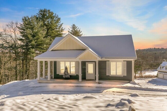 Building Photo - 639 E Broadway Unit A