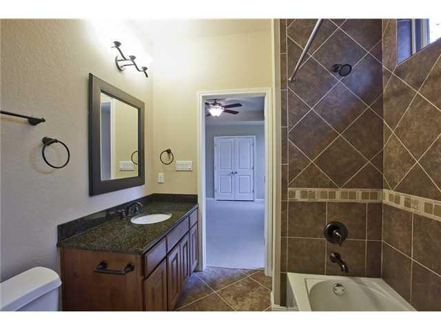 Photo - 807 E 47th St