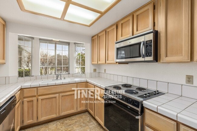 Building Photo - 5234 Janell Way Rental