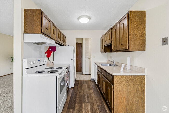 1BR, 1BA - 670SF - Kitchen - Creekwood Estates
