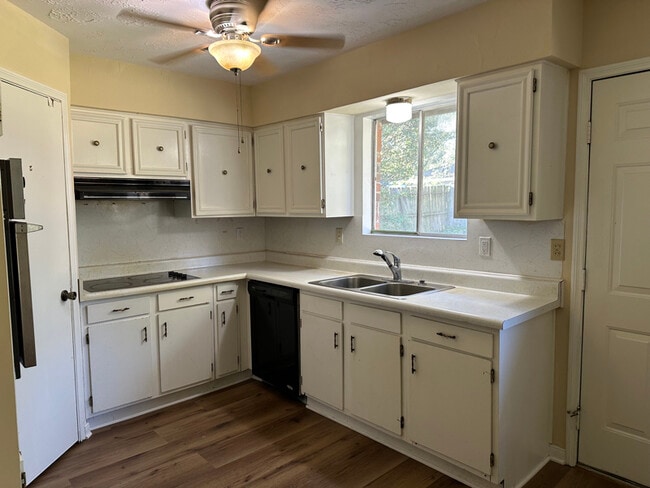 Photo - 8419 Bandridge Rd