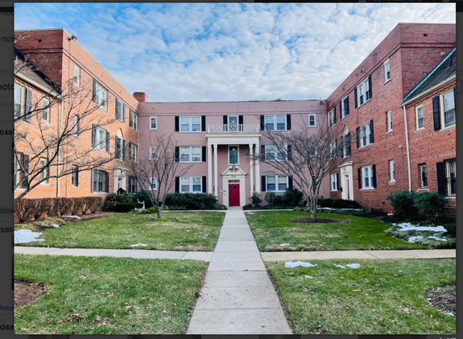 Photo - 2008 Fort Davis St SE