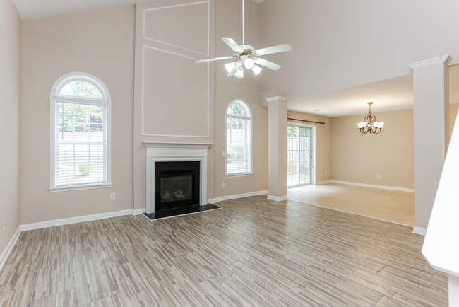 Photo - 47 Highland Falls Dr