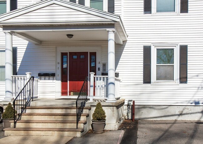 Building Photo - 10 Hunt St Unit #1 Rental