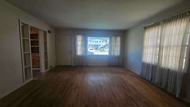 Photo - Spacious Starter 3 Bedroom Home