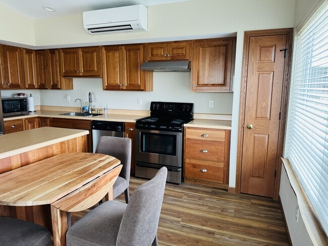 Photo - 8102 N Scheider Rd