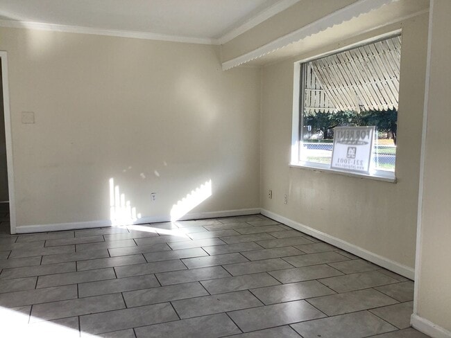 Photo - 3010 Sunnybrook St