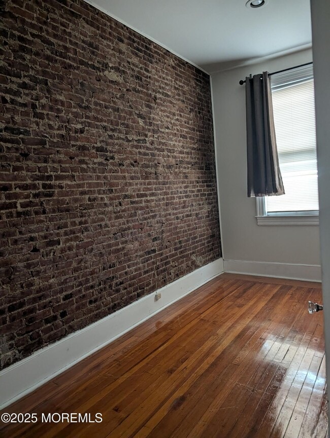 Photo - 5 Wharf Ave Unit A