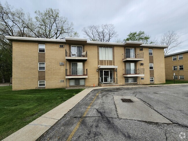 Building Photo - 5378 Lee Rd Unit 304 Rental