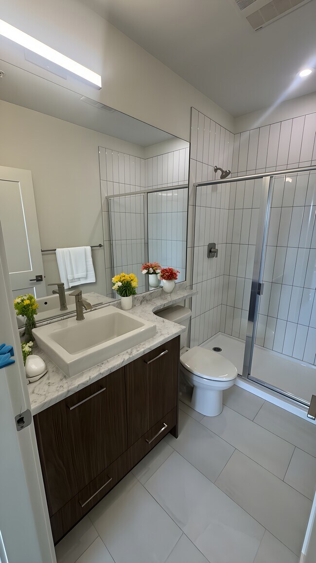 Photo - 5382-200 200 St