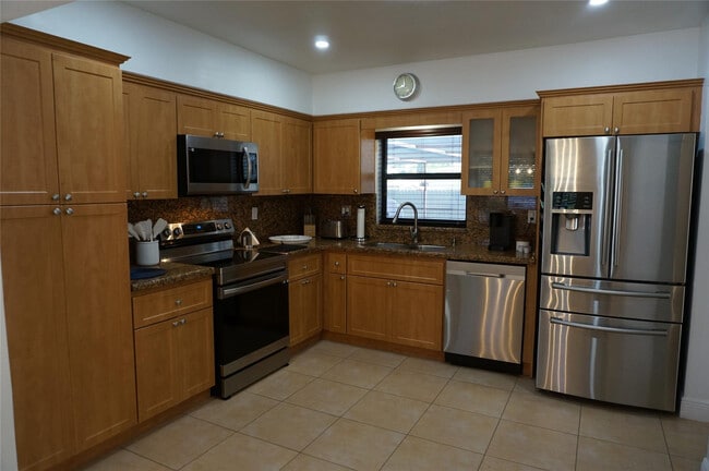 Photo - 9220 SW 56th St