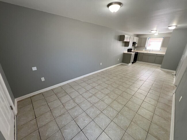 Photo - Baker Trails Apartments Unidad B