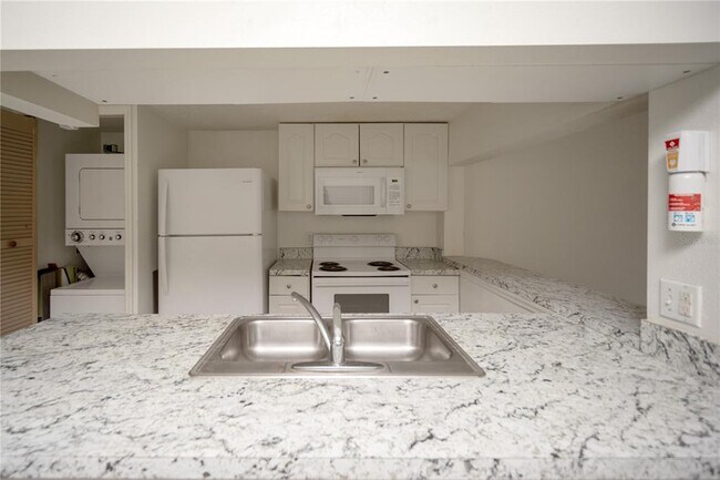 Photo - 811 Orchid Dr