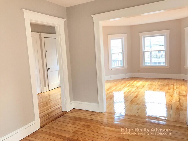 Photo - 131 Brooks St Unit 2