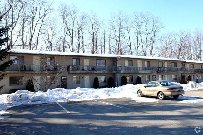 Photo - Halfmoon Court Apartments