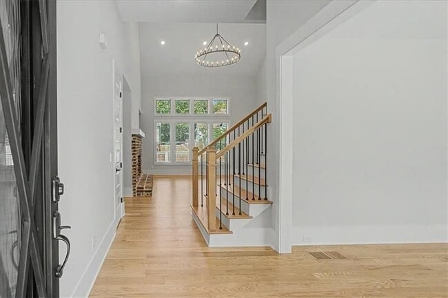 133 W Putnam Ferry Rd