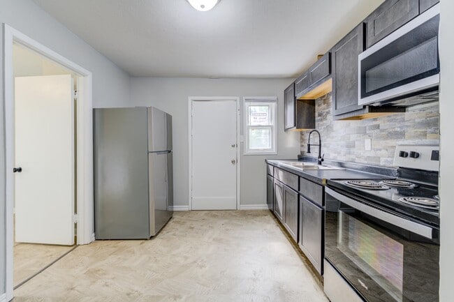 Building Photo - 6811 Brower Ct
