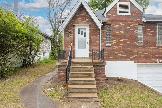 Photo - Charming 3 Bedroom 2 Bathroom Home