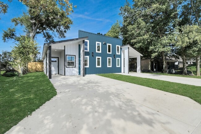 Photo - 5941 Southlea St