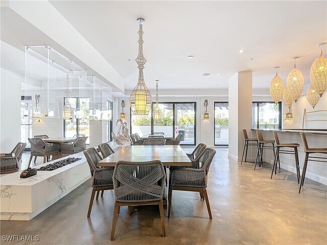 Building Photo - 1125 Central Ave Unit 462