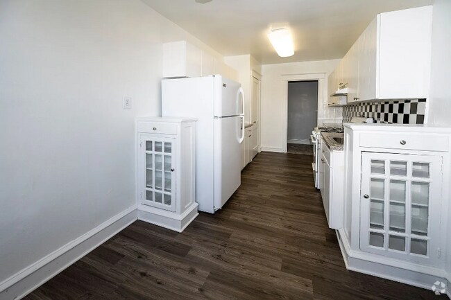 Building Photo - 248 W Upsal St Rental