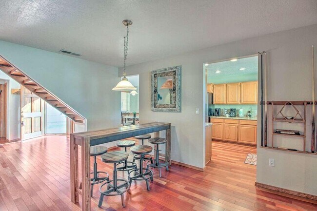 Photo - 11125 Malaguena Ln NE