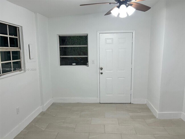 Photo - 261 NW 49th St Unit C