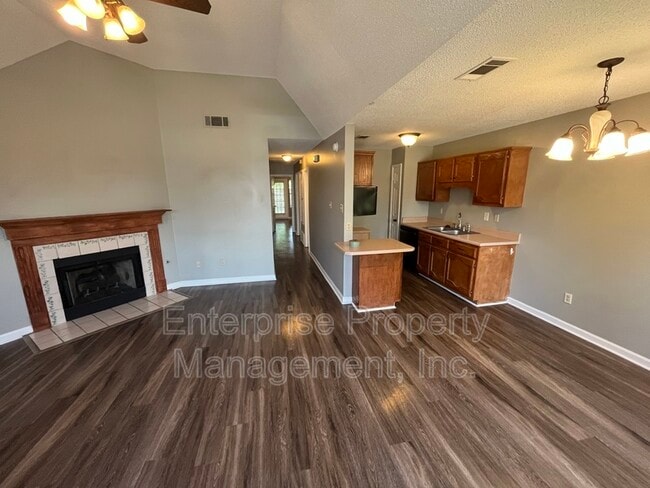 Photo - 1744 Camille Way
