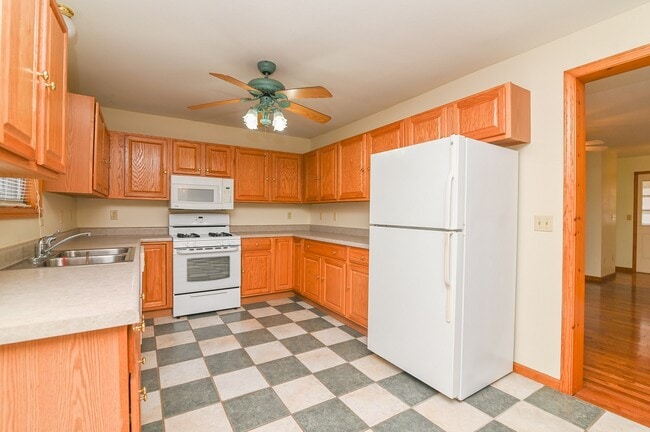 Photo - 5204 Deer Ridge