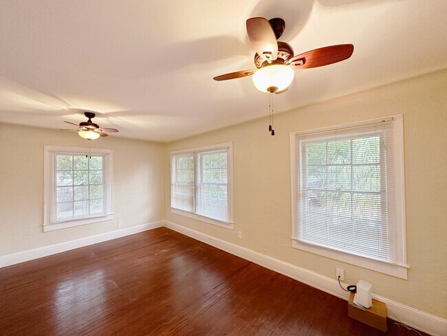 Photo - Historic One Bedroom Apartment - Walk to UF!