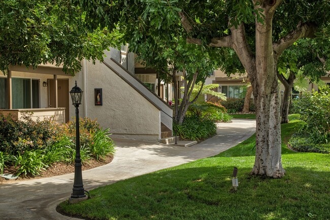Photo - Briar Villa Apartments