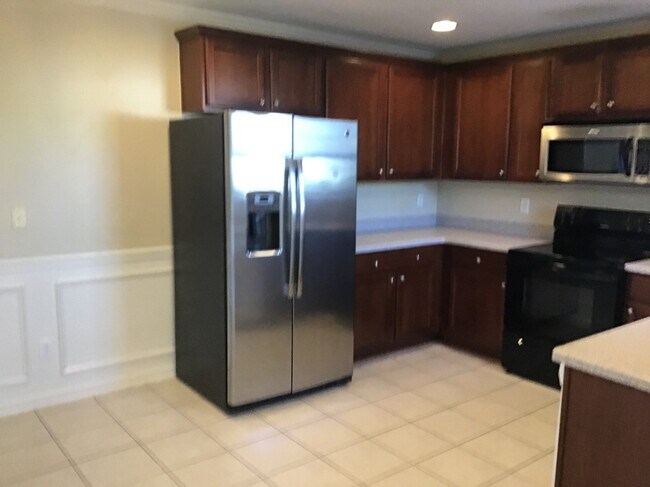 Photo - 195 Oakesdale Dr