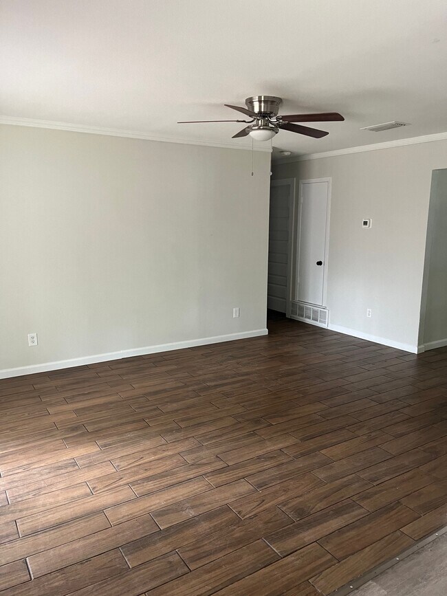Photo - 562 W Ferndale Ln