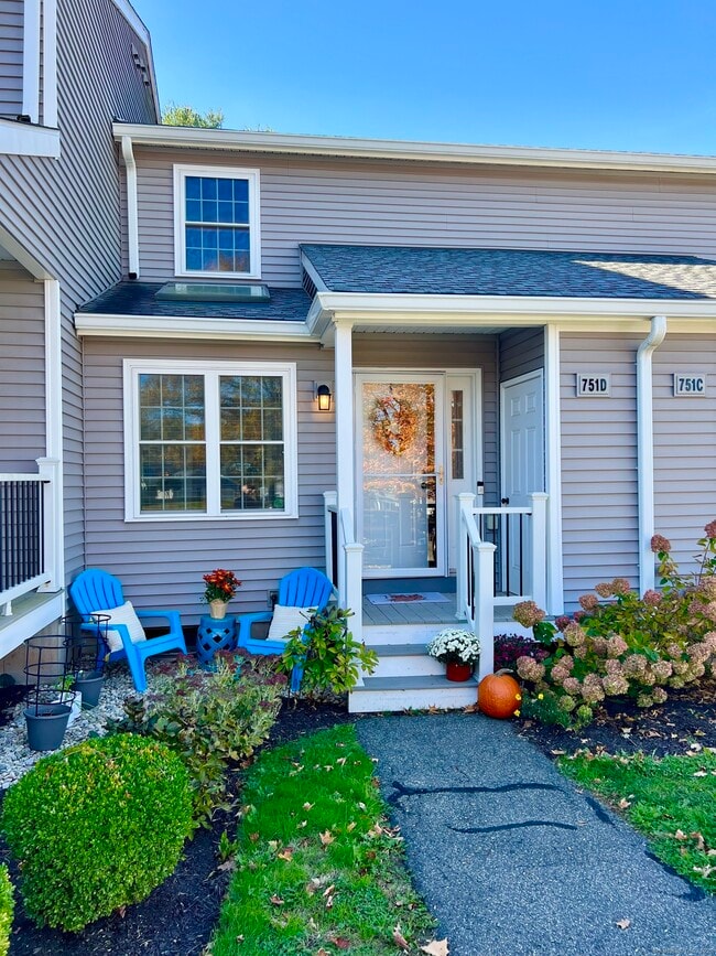 Building Photo - 751 Long Hill Rd Unit APT D