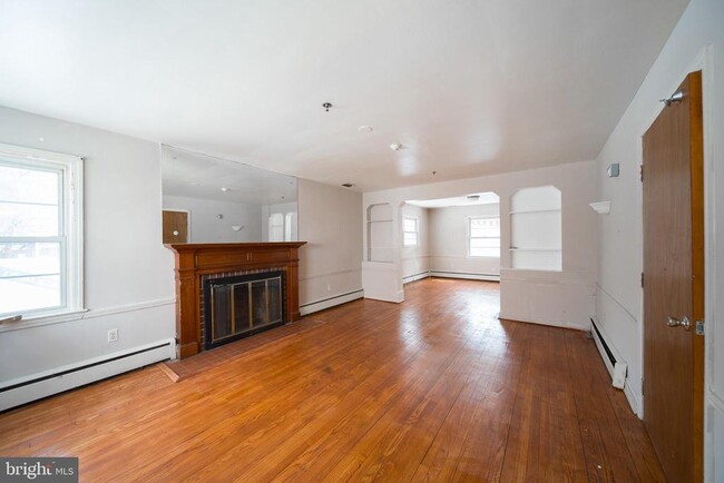 Photo - 8020 Eastern Ave NW