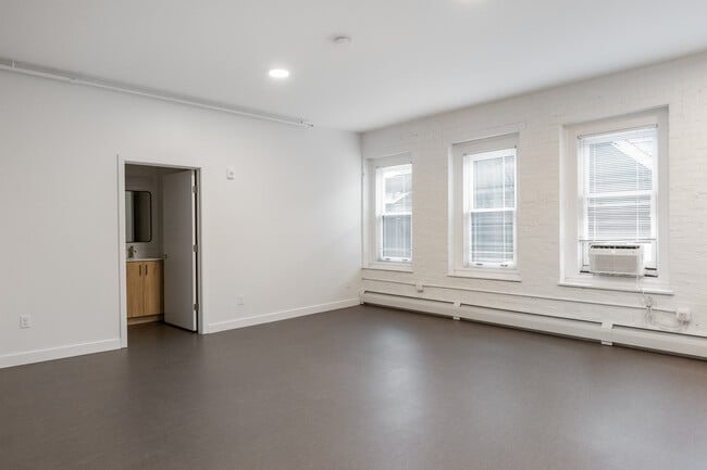 Building Photo - 187 Pearl St Rental