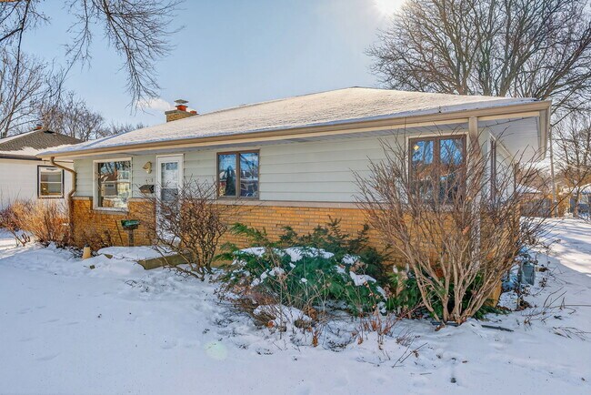 Front of home - 10525 W Custer Ave