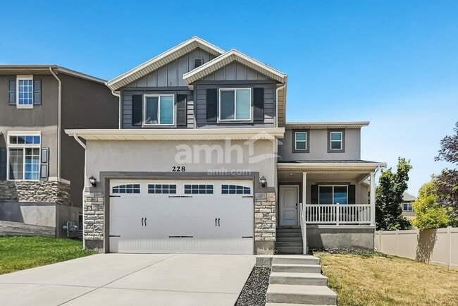 Building Photo - 228 Cedar Grove Ln