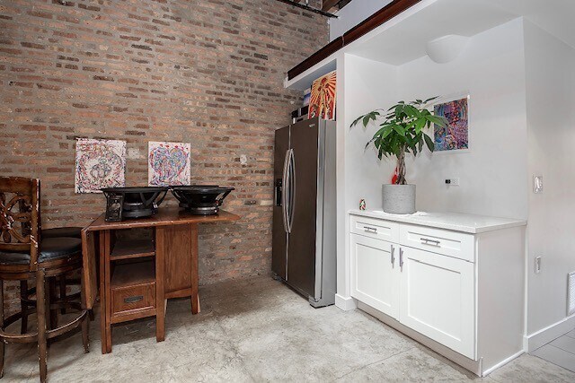 Photo - 2021 S Throop St