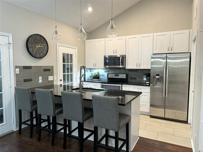 Photo - 3809 Spicewood Springs Rd Condo Unit 137