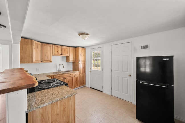 Photo - 502 Milam Ave