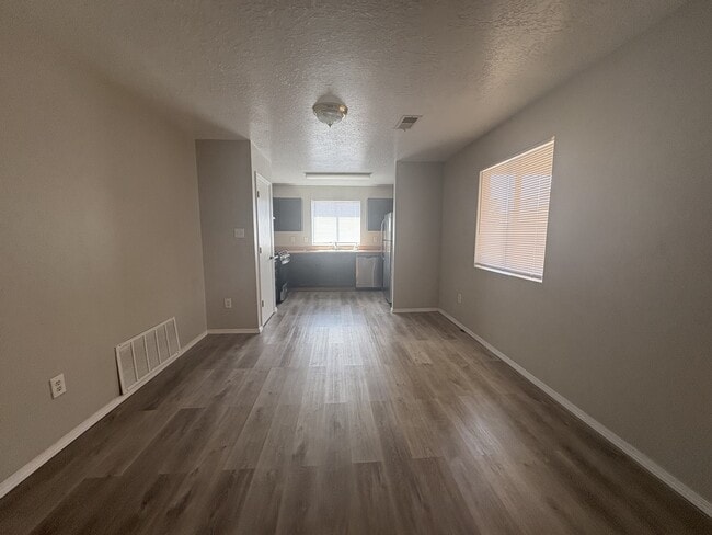 Photo - 6215 Thais St NW