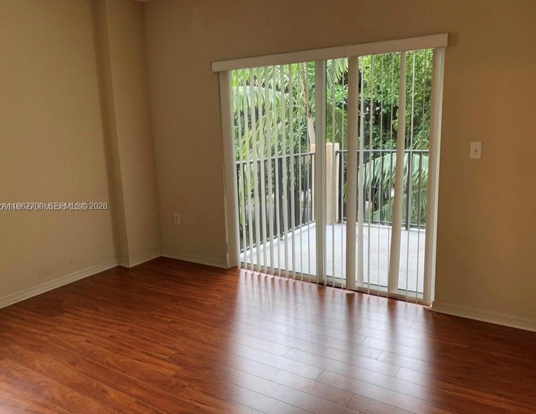 Photo - 3410 Coral Way Unidad 303