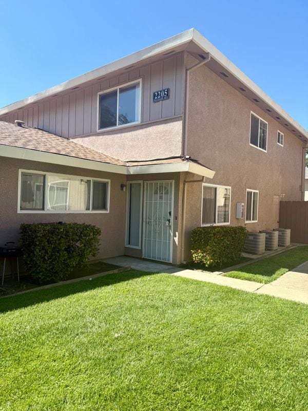 Building Photo - 2205 Palisade Ave Rental