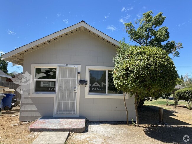 Building Photo - Cute 2 Bedroom/ 1 bathroom home