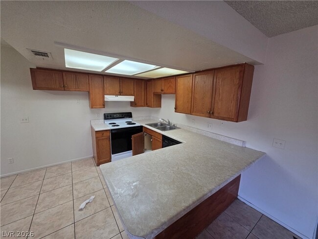 Building Photo - 4300 N Lamont St Unit 232
