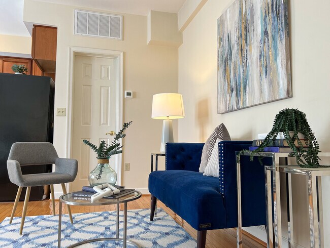 Photo - 1321 Fairmont St NW