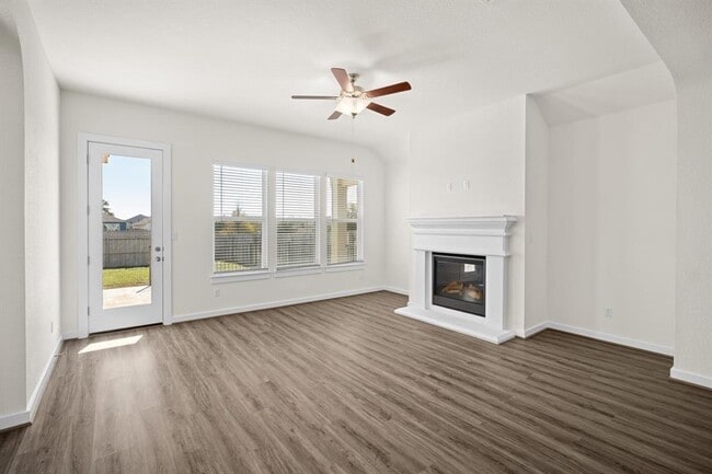 Photo - 119 James Rose Ln